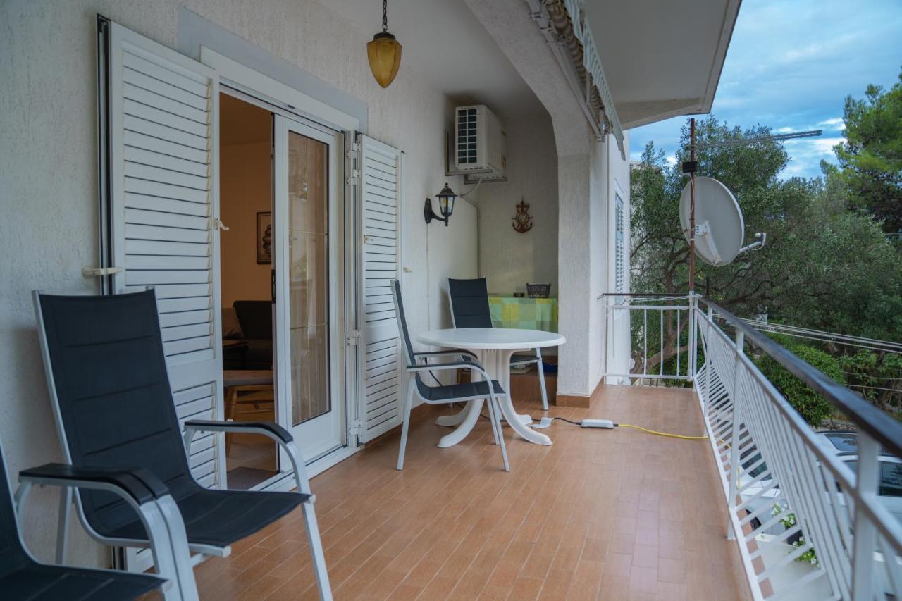 Sidus Maris, Spacious Seaside Apartment With Free Parking Martinscica  Exterior photo