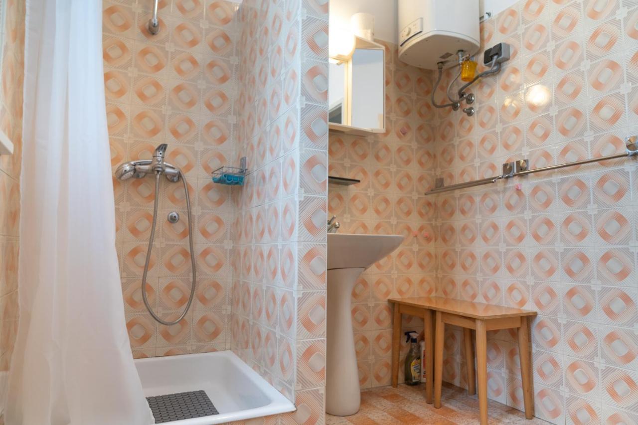 Sidus Maris, Spacious Seaside Apartment With Free Parking Martinscica  Exterior photo